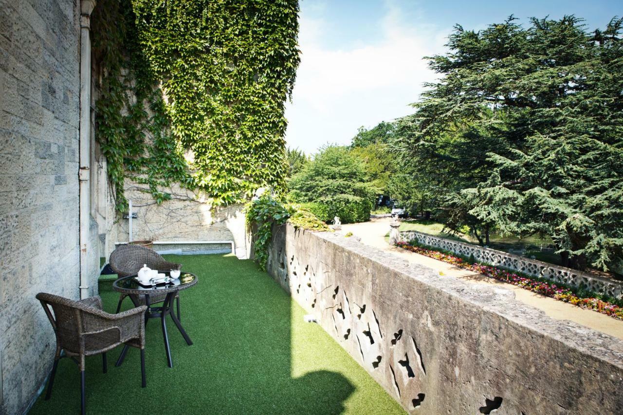 Manor By The Lake Cheltenham Esterno foto